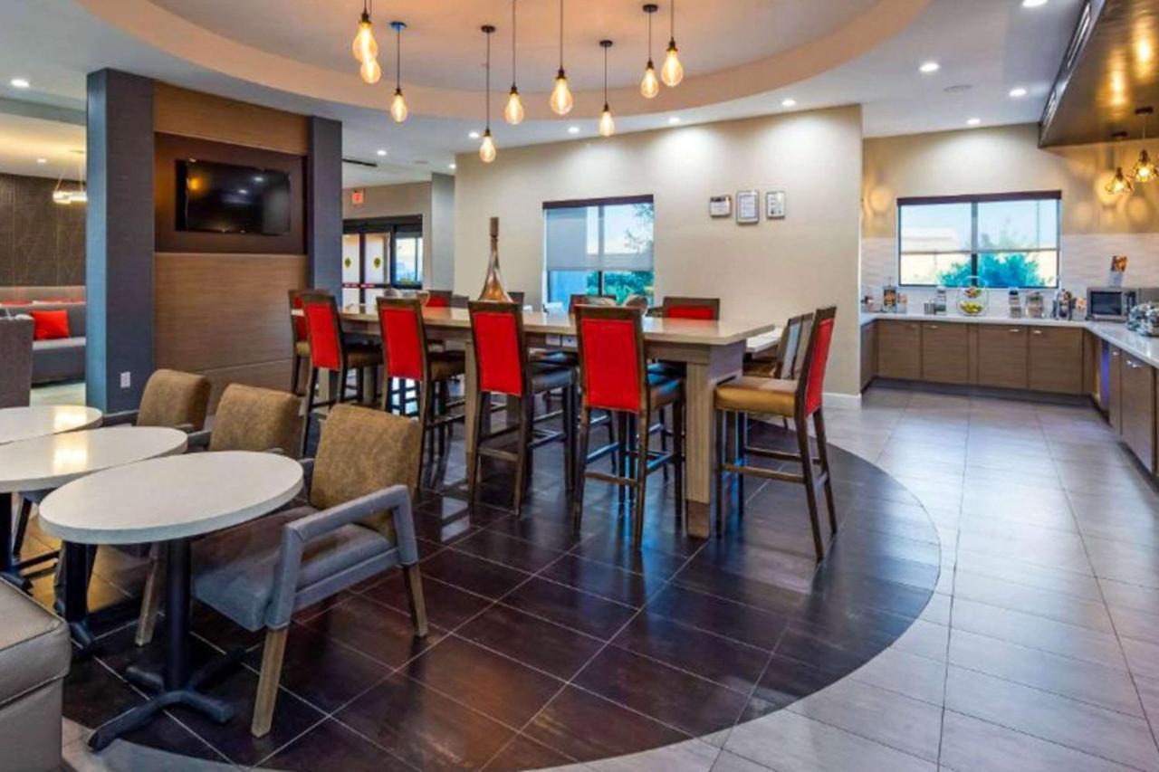Comfort Inn & Suites Houston I-45 North - Iah Aldine Екстериор снимка