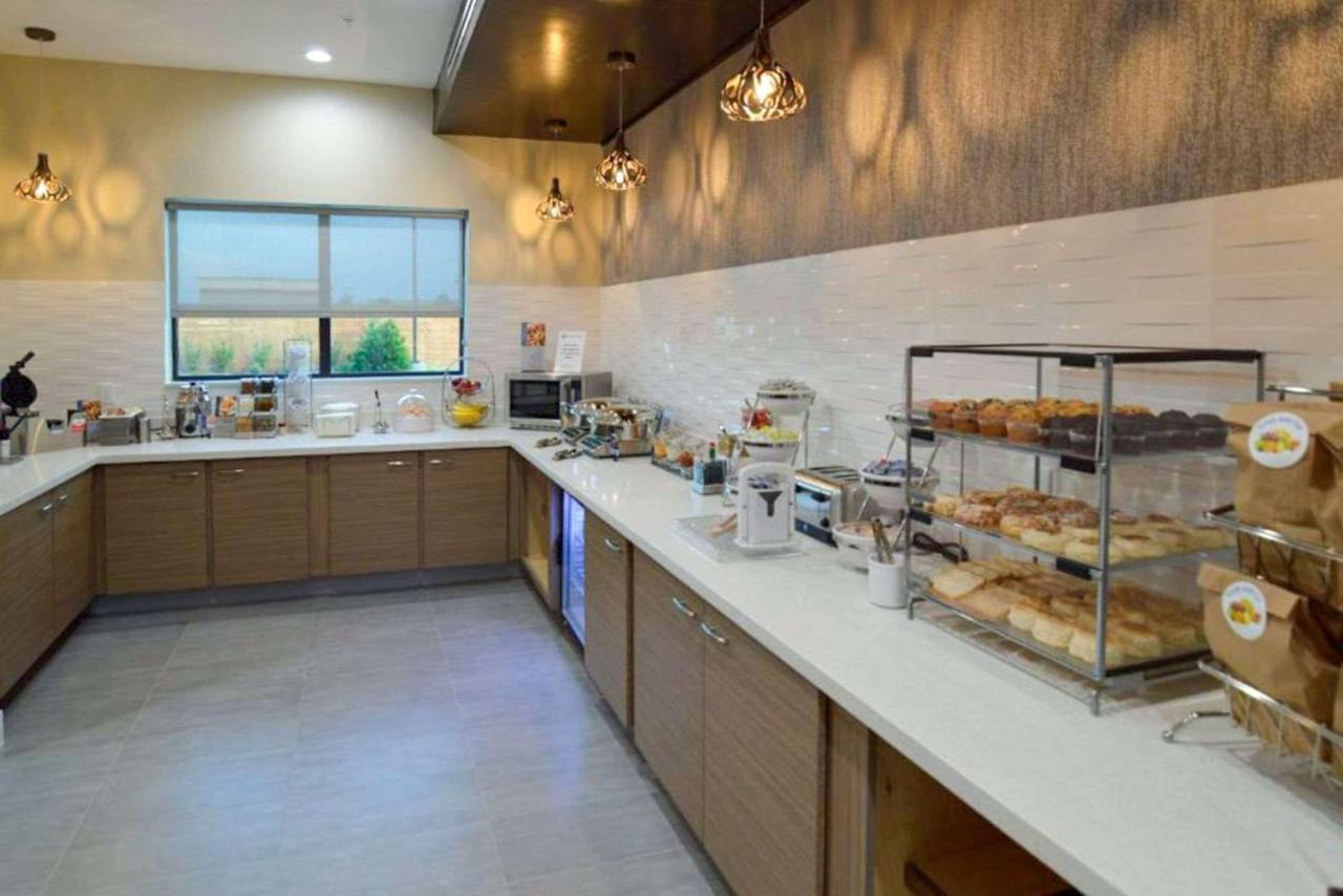 Comfort Inn & Suites Houston I-45 North - Iah Aldine Екстериор снимка