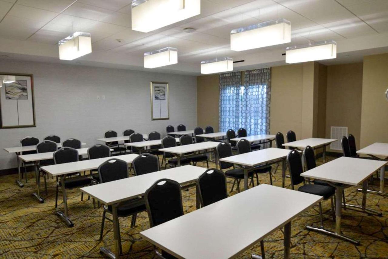 Comfort Inn & Suites Houston I-45 North - Iah Aldine Екстериор снимка