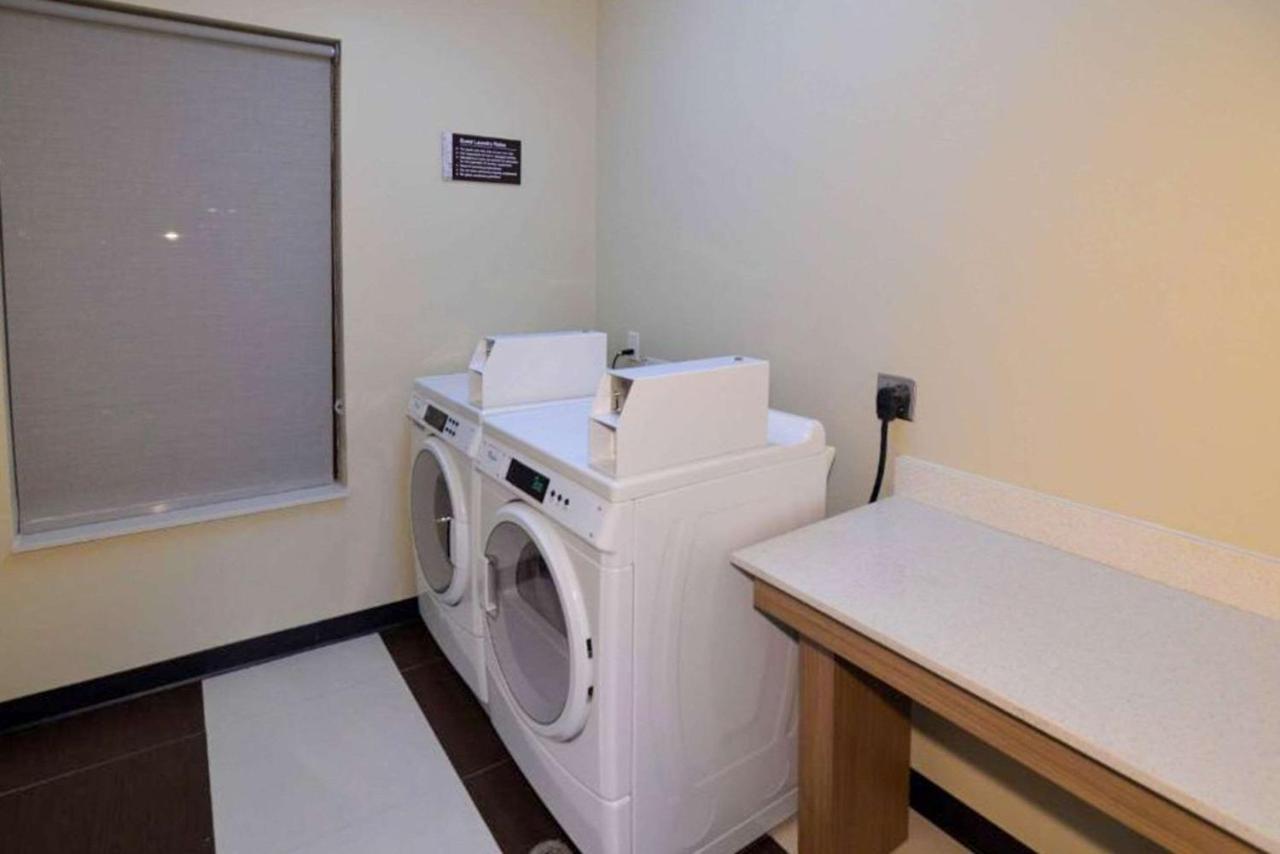 Comfort Inn & Suites Houston I-45 North - Iah Aldine Екстериор снимка